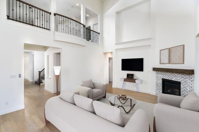 Photo - 2302 Royal Dove Ln