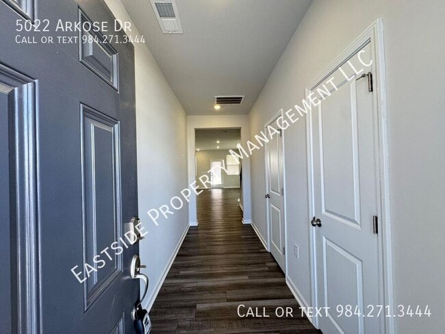 Photo - 5022 Arkose Dr