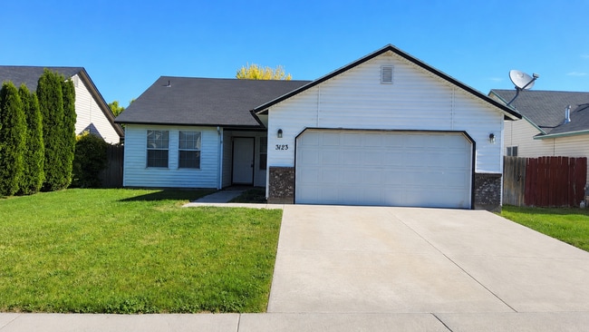 This three bedroom, 2 bath, single level home is ready for you! New paint, vinyl plank flooring, ... - This three bedroom, 2 bath, single level home is ready for you! New paint, vinyl plank flooring, ...