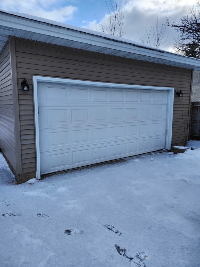 Photo - 8983 Van Buren St NE