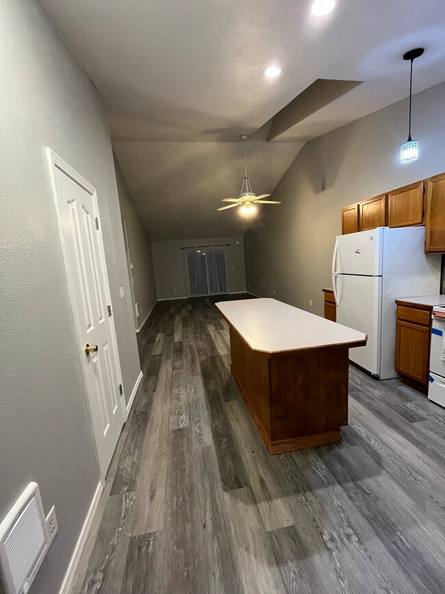 Photo - 222 Chapman Ln