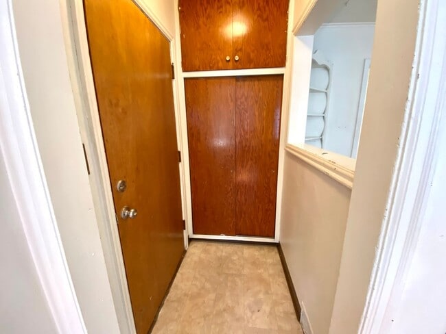 Photo - 1525-u Unit UPPER