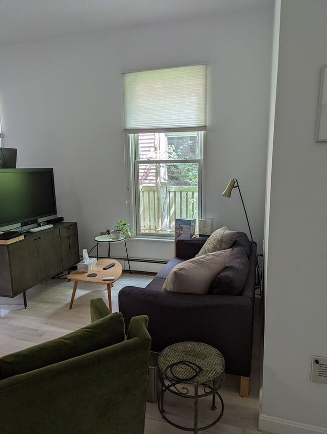 Photo - Mid Cambridge 1 bedroom with garage parking for 9/1