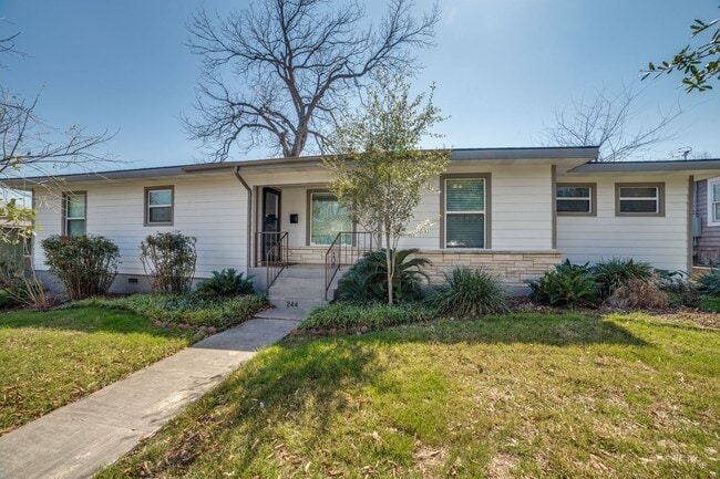 Photo - Charming 3 Bedroom in Alamo Heights