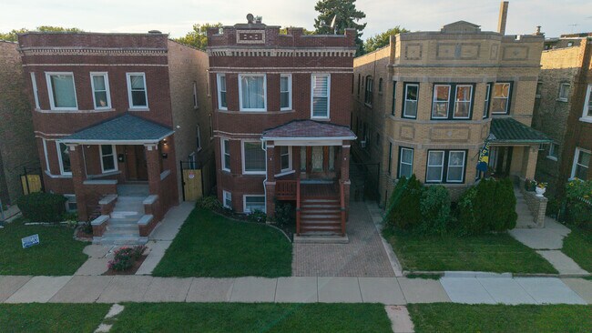 Photo - 3112 N Davlin Ct Unit 1