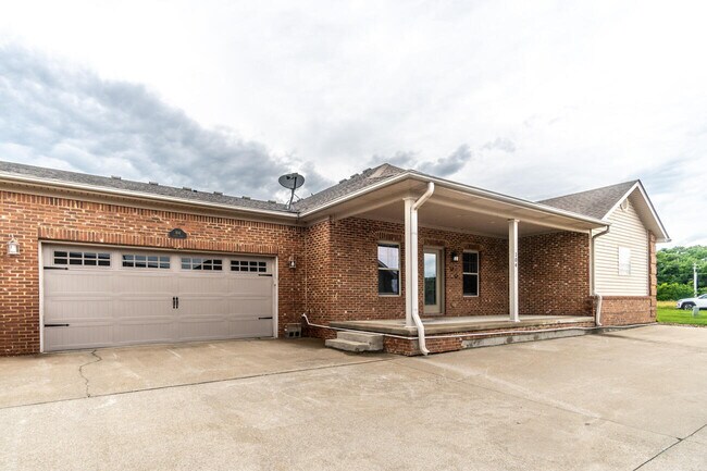 Photo - 104 Garden Gate Dr