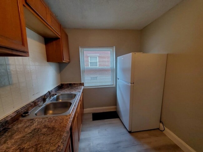 Photo - 250 E Beechwood Ave Unit 1