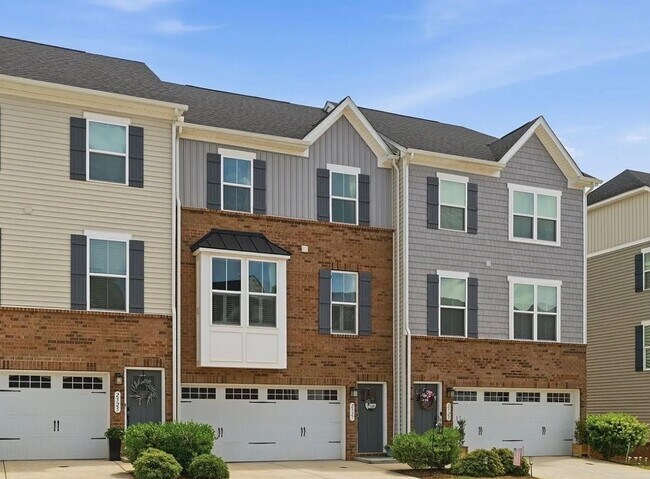2527 Grantham Place Dr