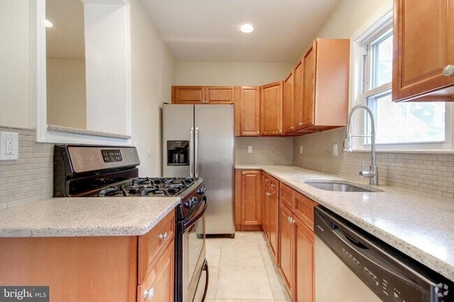 Building Photo - Beautiful and spacious 1 bedroom with offi... Unit 1 Rental