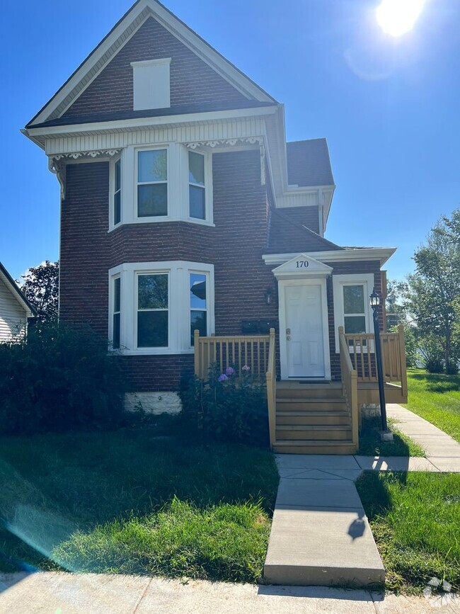 Building Photo - Beautiful apartment in Bradley Unit Apt 2