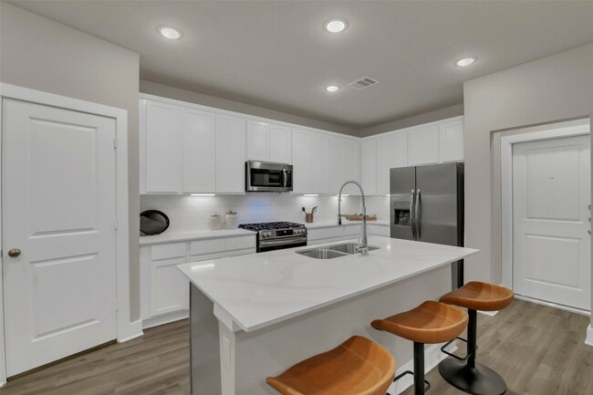 Photo - 21015 Bay Vlg Dr