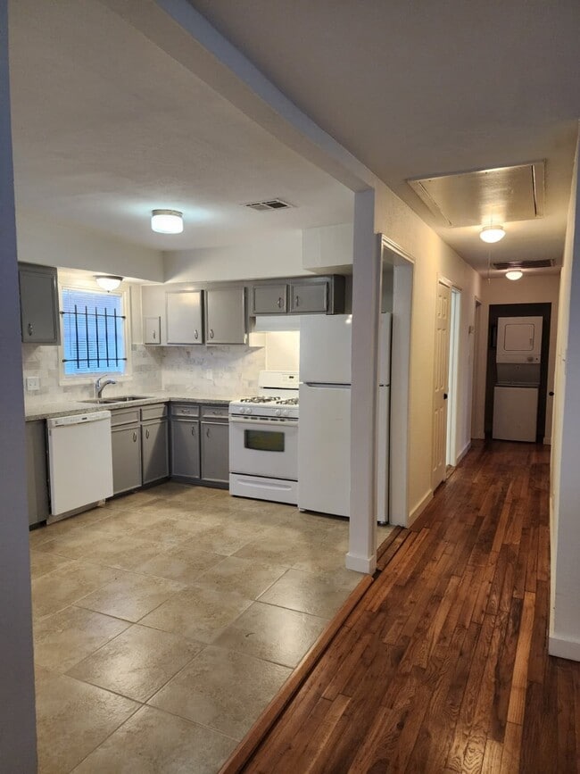 Photo - 5309 Ricky St