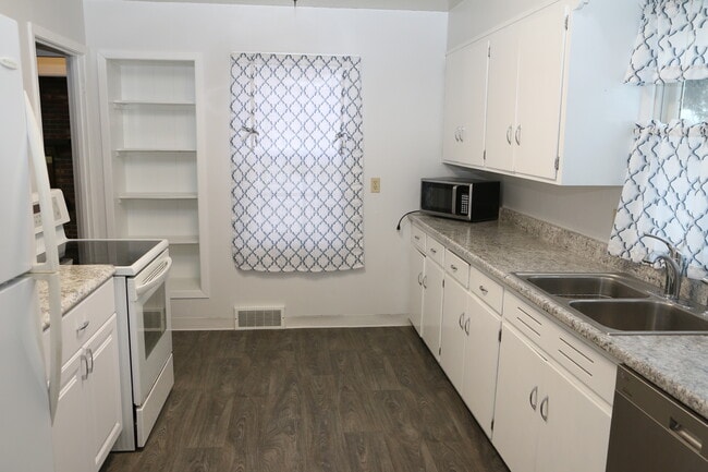 Photo - 1905 S Western Ave