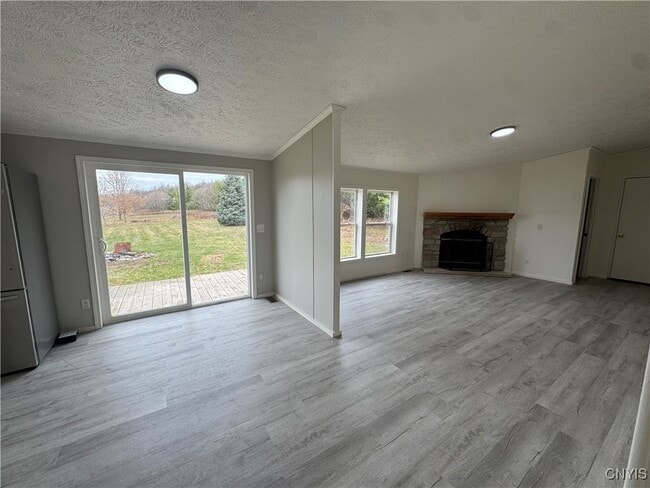 Photo - 4943 Forest Ave