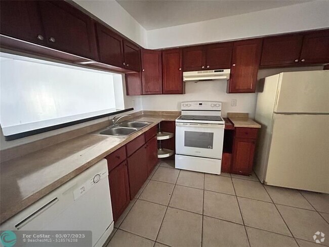 Building Photo - 2205 SW 80th Terrace Rental