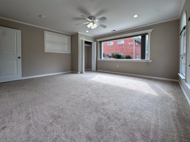 Photo - 6718 Ruskin St