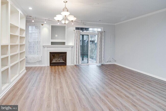 Photo - 938 Herons Run Ln