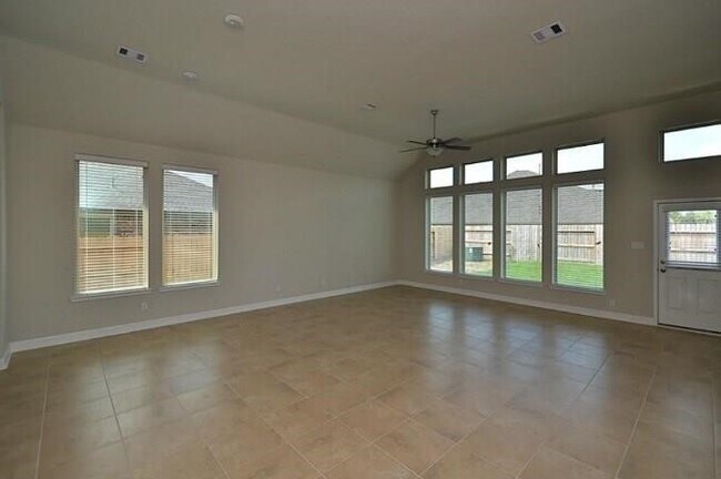 Photo - 16911 Lady Bird Lake Ct