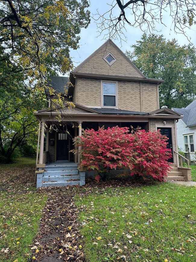 Building Photo - 623 W Creighton Ave Unit 101 Rental