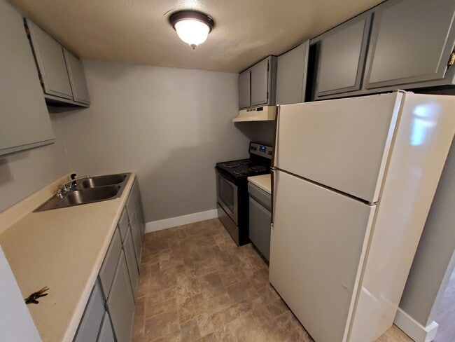 Photo - NShields632 (KC-LN)