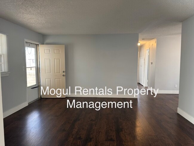 Photo - 3530 S Hiram St