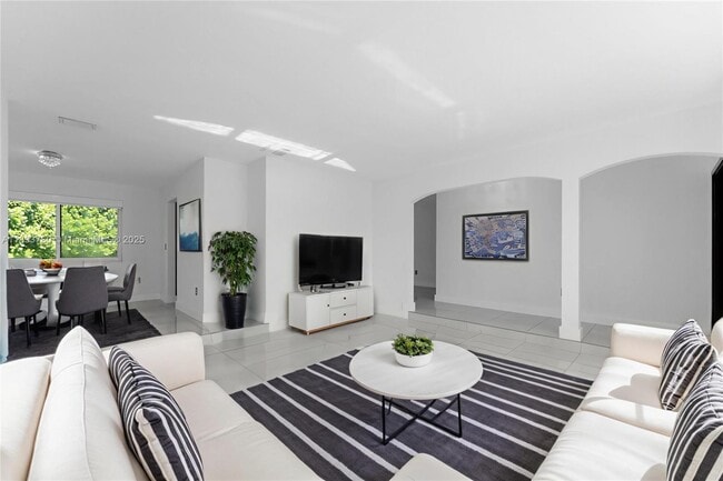 Photo - 9621 SW 58th St