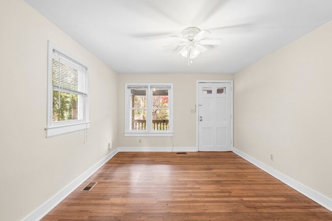 Photo - 3811 Greenleaf St