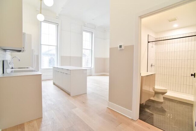 Photo - 30 W Broad St