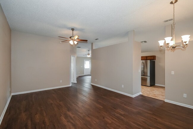 Photo - 8628 Springtree Road