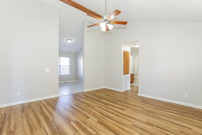 Photo - 420 Wildwood Dr