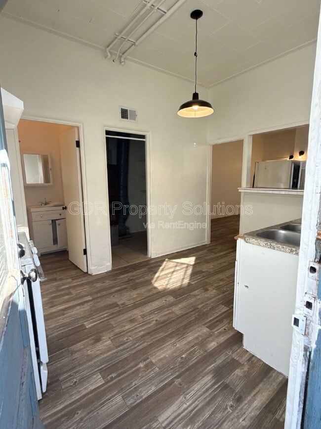 Photo - 3209 Burton Ave SE Unidad B