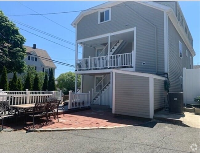Building Photo - 18 Wellman St Unit 3 Rental