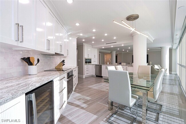 Building Photo - 4041 Gulf Shore Blvd N Unit 1204