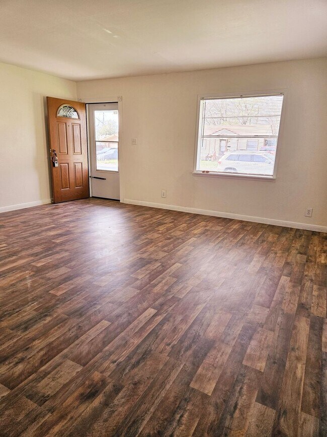 Photo - 801 Northside Dr