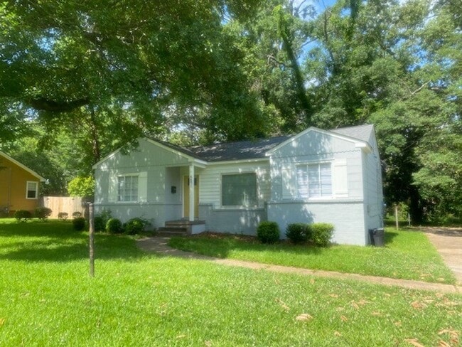 Building Photo - Nice Renovated 3 Bedroom Home in North Jac...