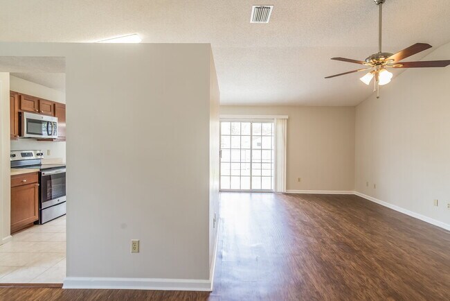 8037 Boonesborough Trail