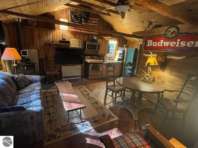 Photo - 1568 Monument Rd