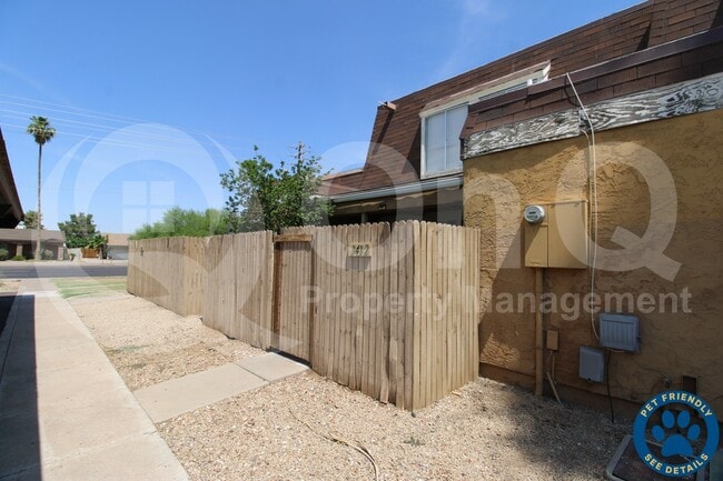 Building Photo - 3432 W El Caminito Dr Rental