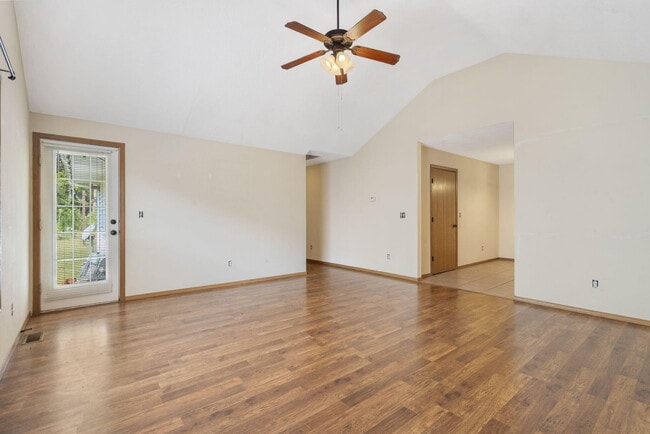 Photo - 113 Bailey Cir