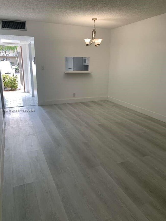 Photo - 5003 NW 35th St Unit 405