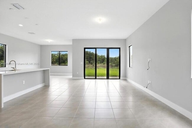 Photo - 5645 Agostino Way