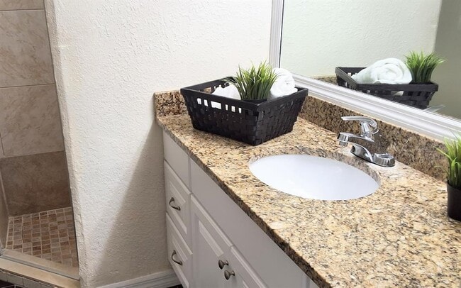 Photo - 2917 Antique Oaks Cir Unit 17