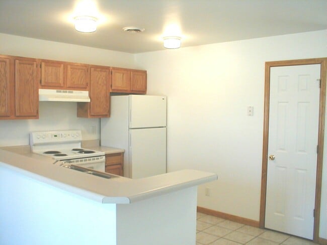 Photo - 921 E Grand Ave