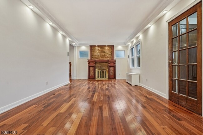 Photo - 80 Locust Ave