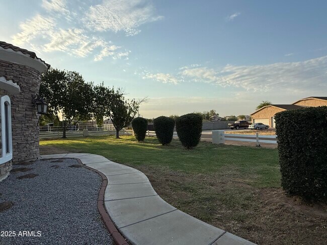 Photo - 5502 N 105th Ln