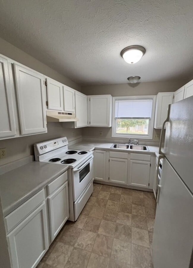 Photo - Spacious 3 bedroom Townhome