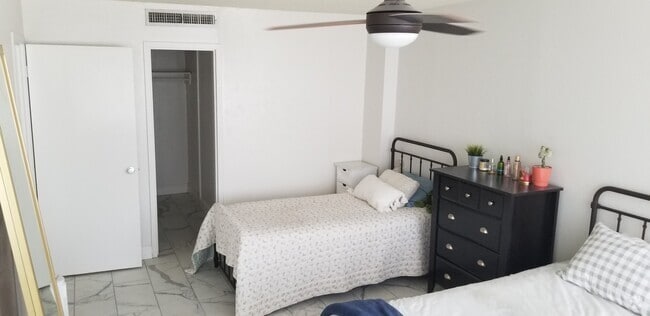 Building Photo - 1800 Lavaca St Unit 104 Rental