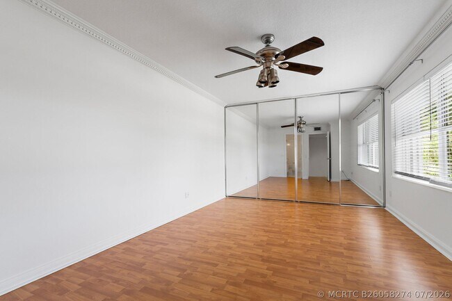 Photo - 2406 SW Danbury Ln
