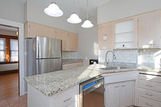 Photo - 814 Grand Ave Unit A Residential