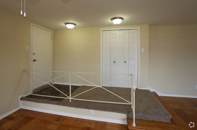 Photo - Carleton East